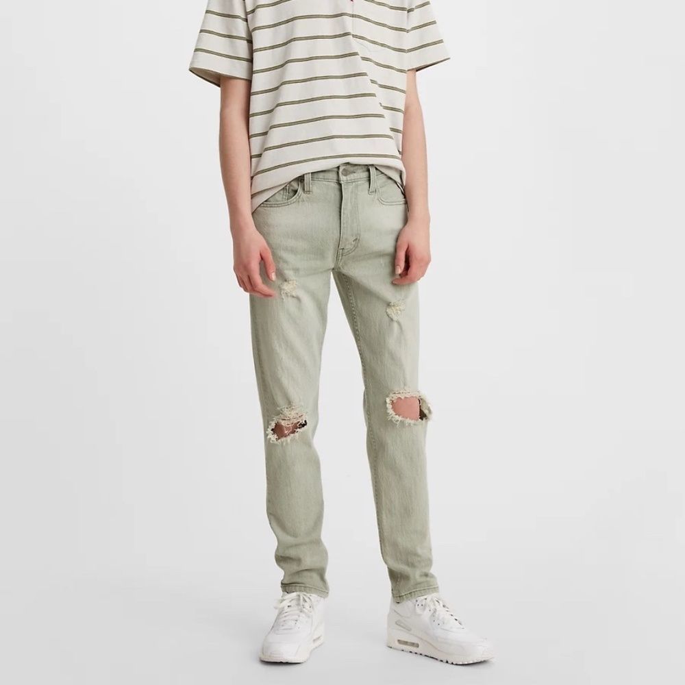 Levi’s 512 Slim Taper DIstressed Jeans NWT